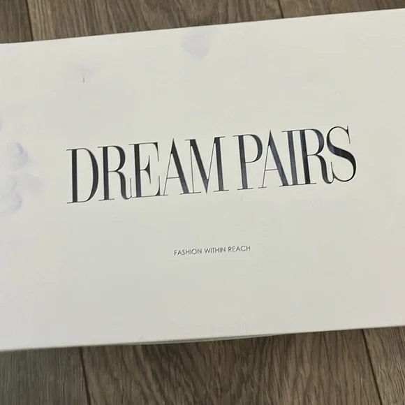 Dream Pairs Heels - Picture 3 of 5